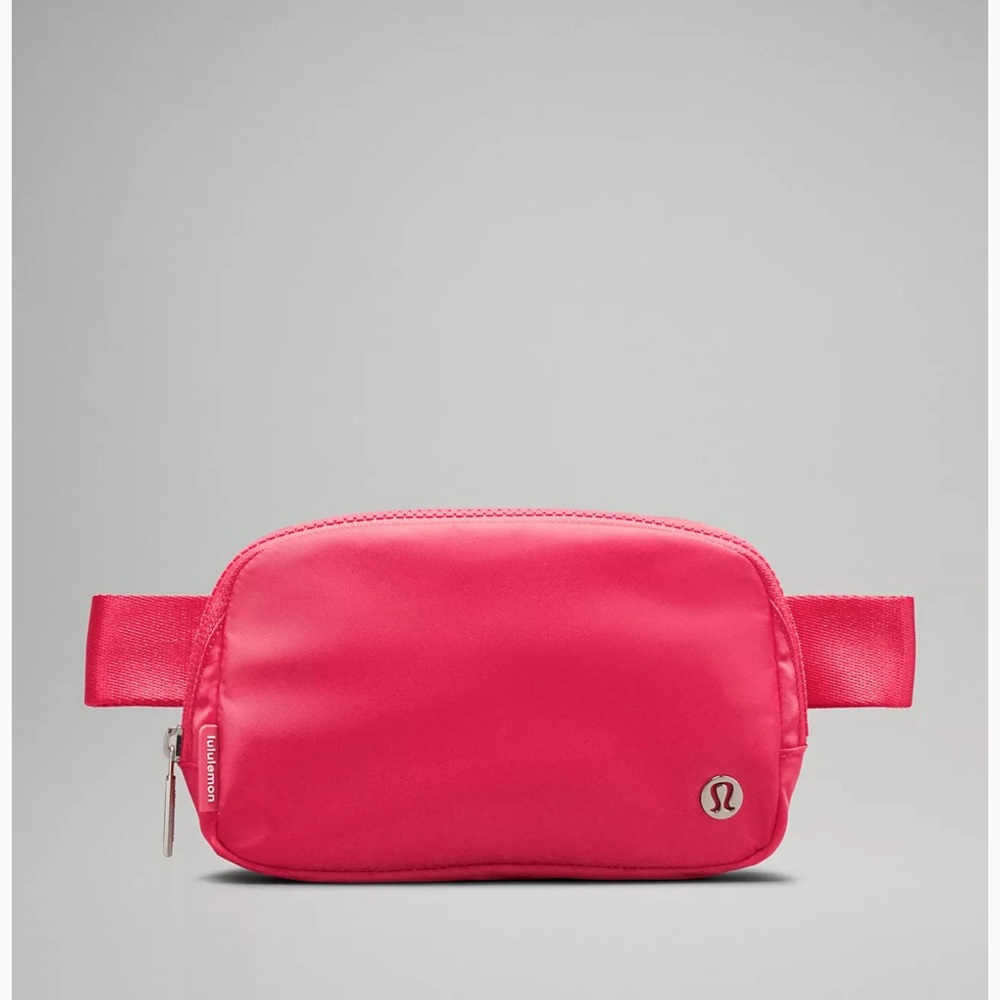 LULULEMON everyday belt bag in Glaze Pink
